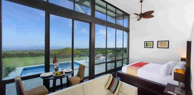Top 10 Hotels - Pikaia Lodge