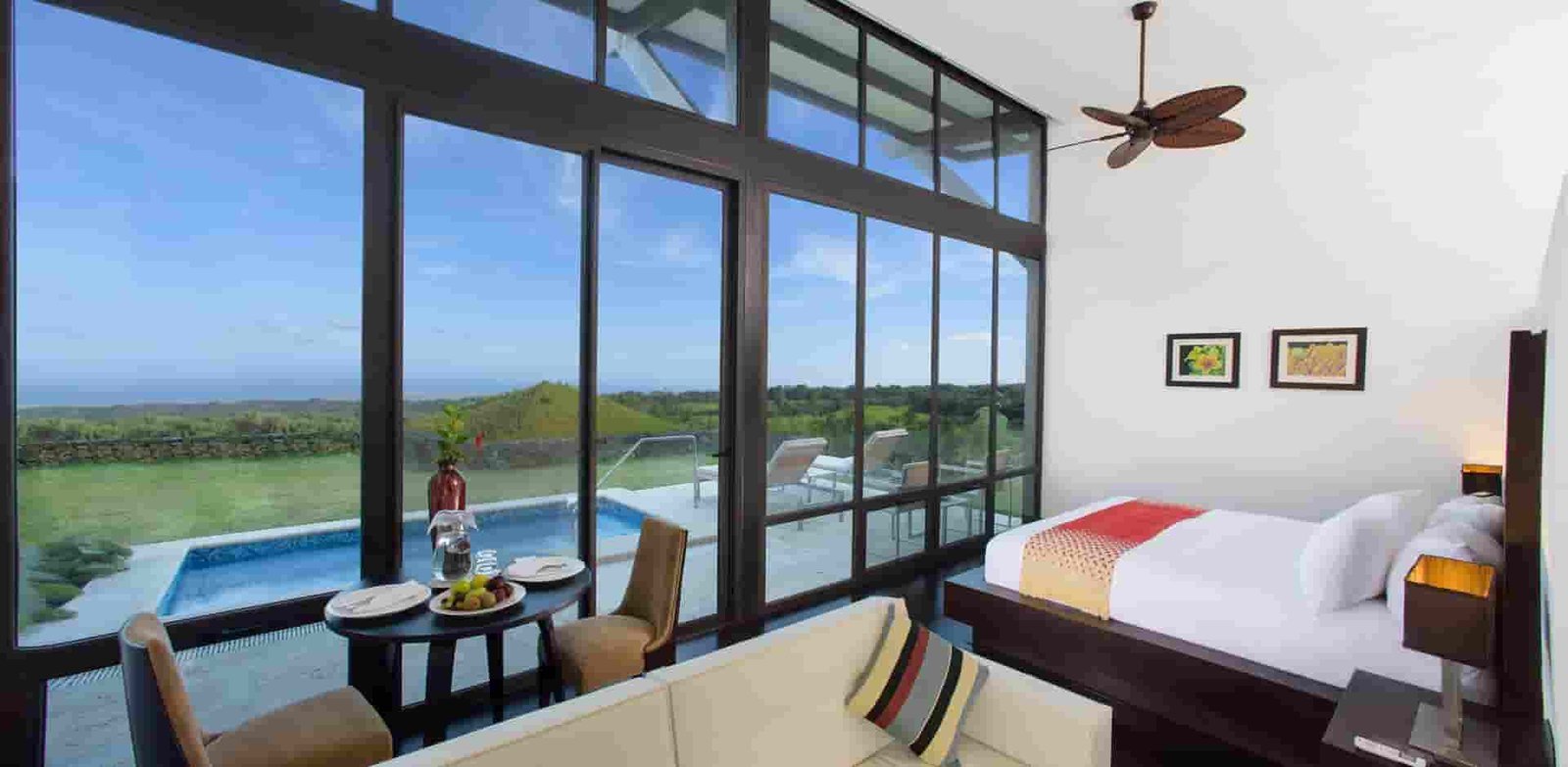 Top 10 Hotels - Pikaia Lodge