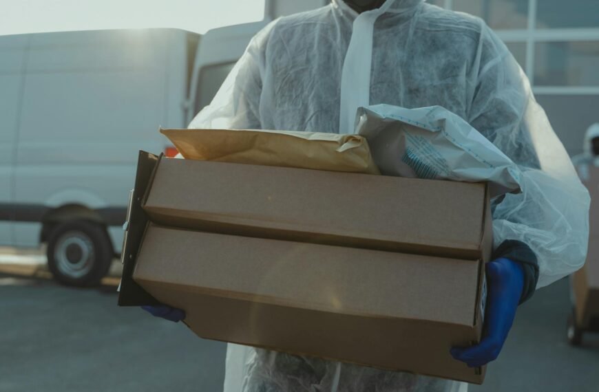 Parcel Delivery Companies UK