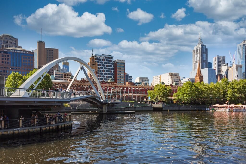Top 5 University Linked Innovation Hubs for Tech Startups in Australia